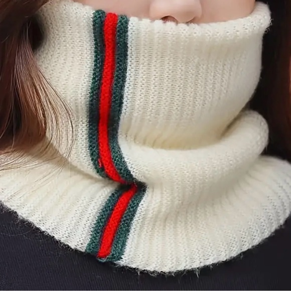 Stylish Neck Warmer - Picture 3 of 4